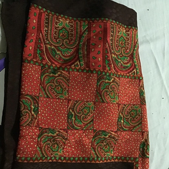 YSL Large Scarf. - Picture 6 of 6